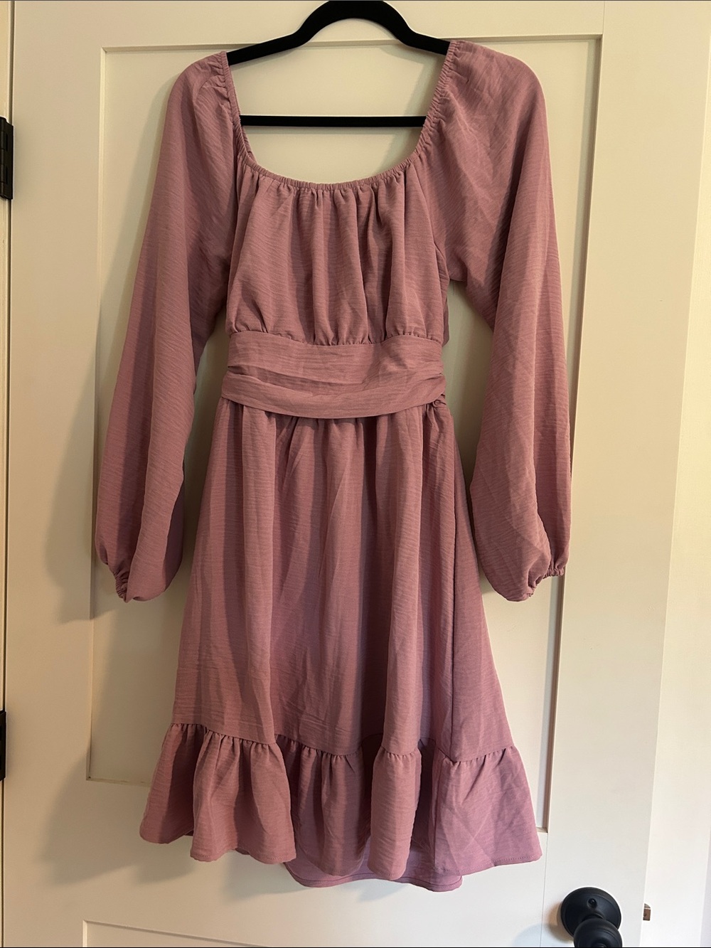 Long-Sleeve Mauve Square-Neck Casual Dress